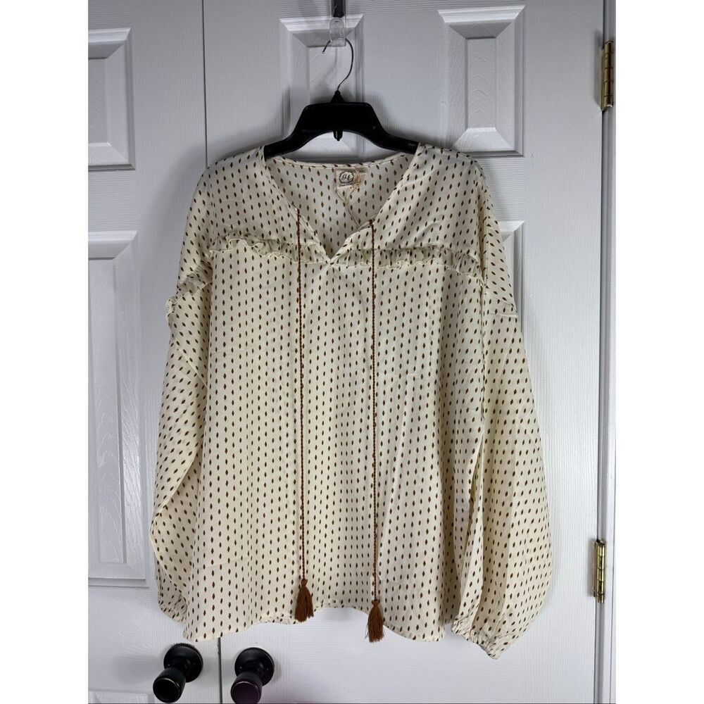 NWT Grace & Emma Womens Ivory Diamond Print Ruffle Trim Tassel Split Neck Blouse